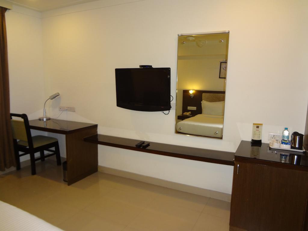 Hotel Budhil Park Visakhapatnam Exterior photo
