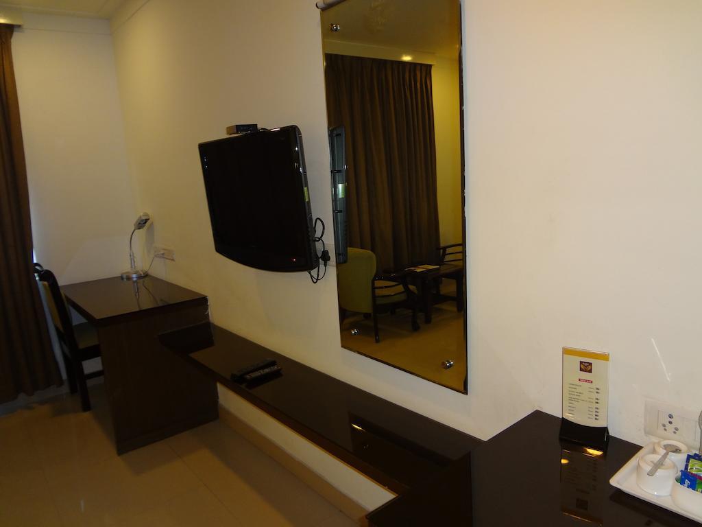 Hotel Budhil Park Visakhapatnam Exterior photo